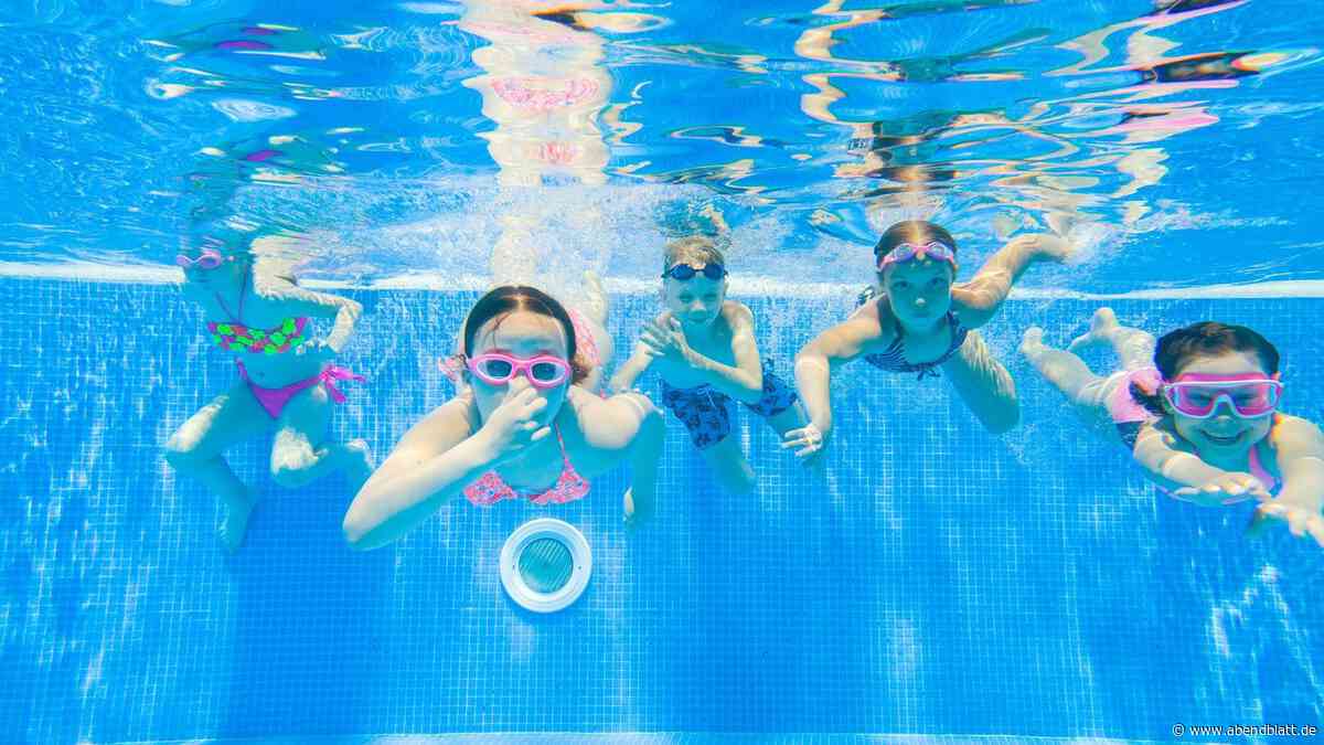 Nur mit Bronze ins Freibad? Was Bäderland von strengeren Einlassregeln hält