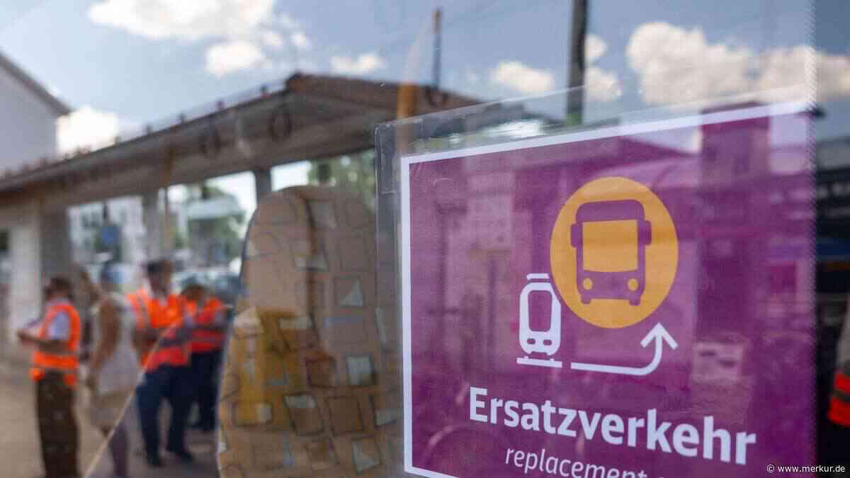 Verspätungen, Ausfälle und ein „risikoreicher Umstieg“: Straßensperrungen machen Ersatzverkehr zu schaffen