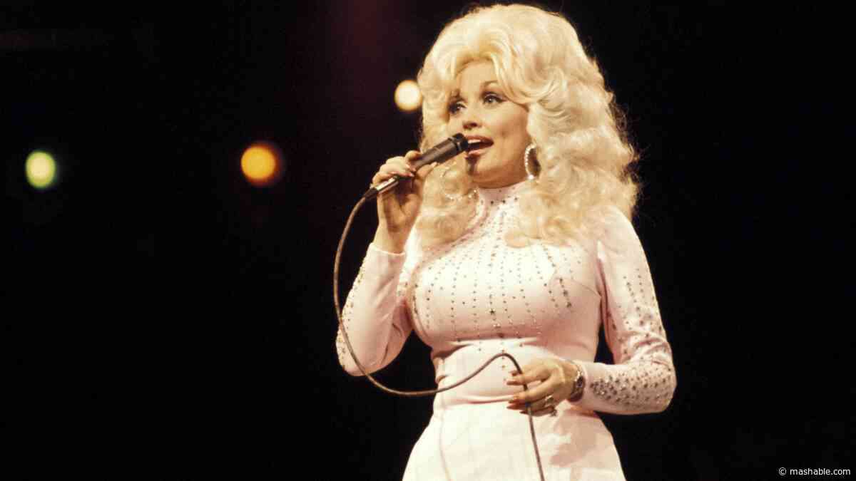 The internet mourns Dolly Parton, country music’s brightest light