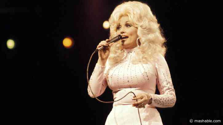 The internet mourns Dolly Parton, country music’s brightest light