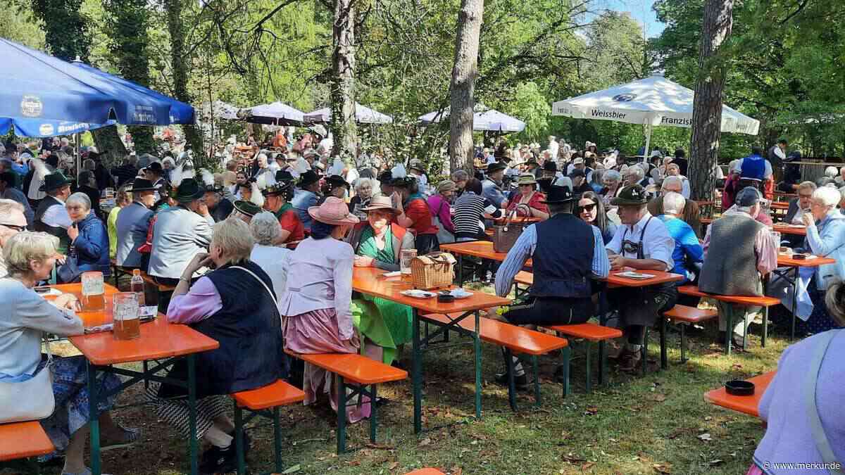 Bürgermeister grillt selbst: 2000 Gäste beim Erntefest der Hachingtaler
