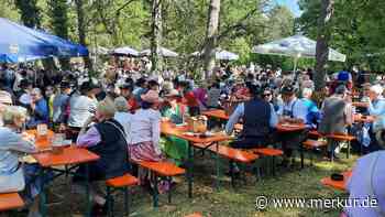 Bürgermeister grillt selbst: 2000 Gäste beim Erntefest der Hachingtaler