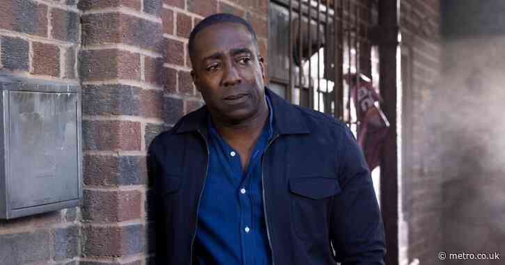 Yet another Coronation Street male turns criminal with Ronnie swearing revenge