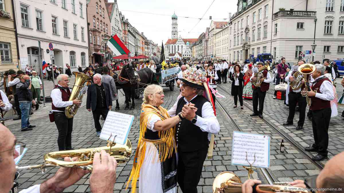 Plärrerumzug 2026: Hier können Sie das Augsburger Spektakel live verfolgen