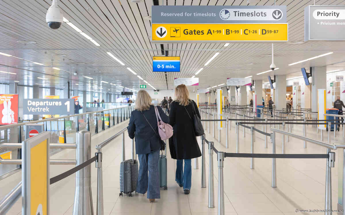 Overleg tussen Schiphol en vakbonden over beveiligers gaat deze week verder