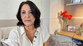 Hospital says sorry after woman's sight loss