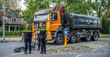 Fietser en vrachtwagen botsen in Doesburg