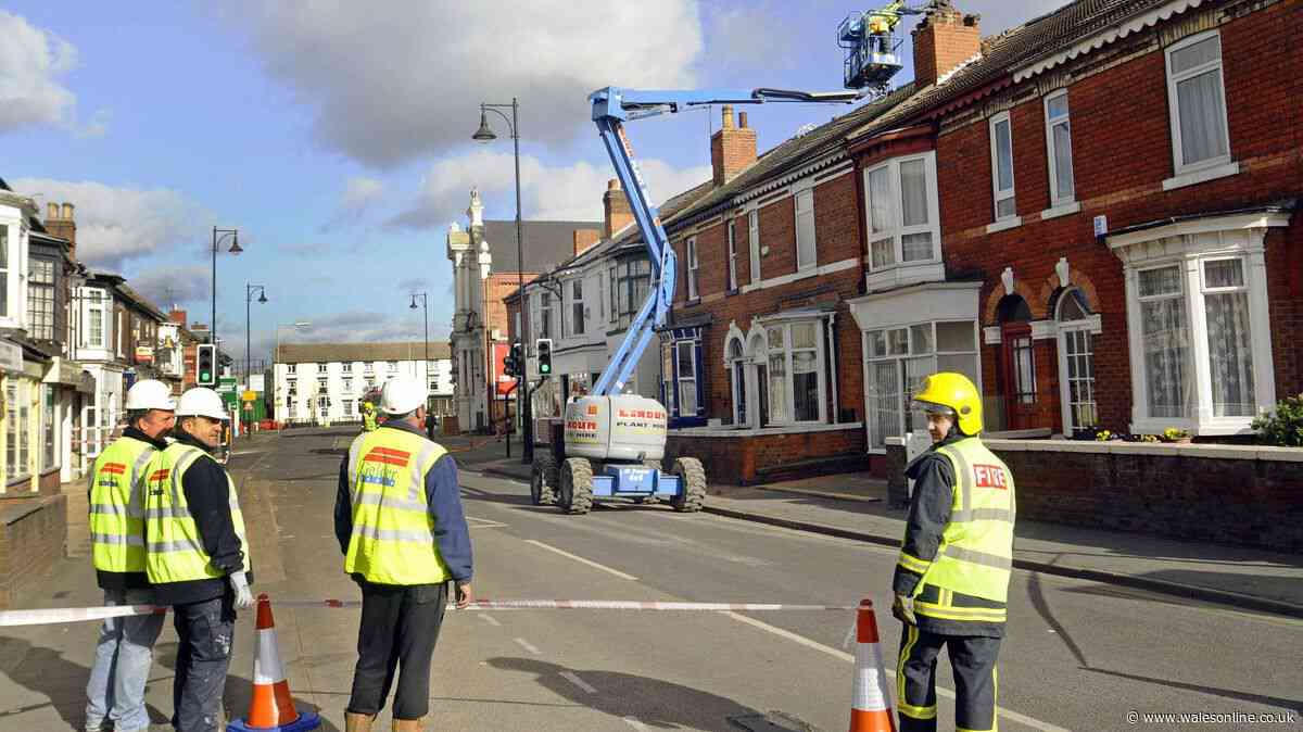 'I thought the house had been hit' - coastal town rocked by earthquake