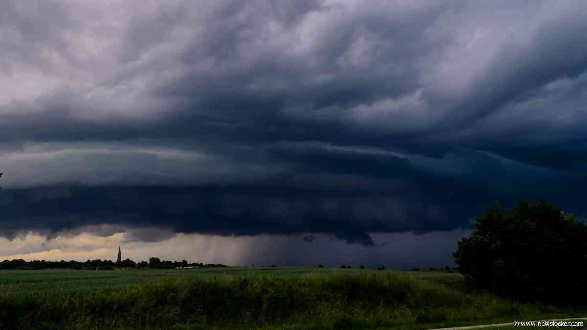Stevige onweersbuien met kans op hagel en zware windstoten op komst