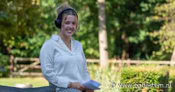 De frustratie van thuiszitter Famke (19) veranderde in begrip: ‘Ik dacht dat docenten me niet wilden helpen’