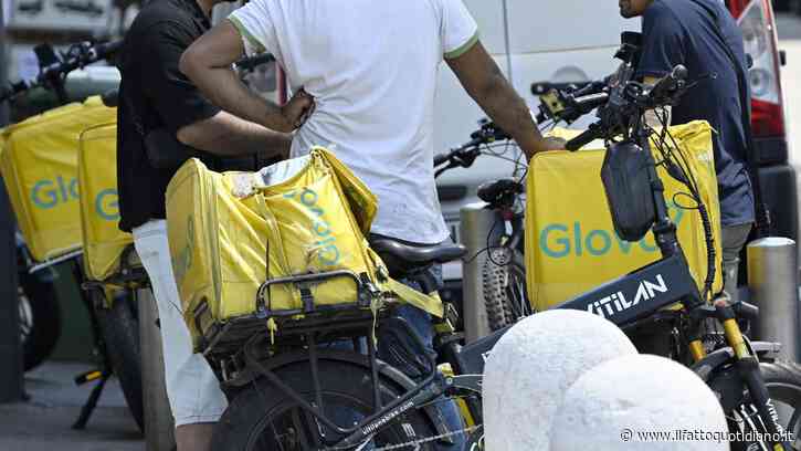 Glovo, per la Procura di Milano gli aumenti dei compensi sono solo sulla carta. “Il 30 per cento del lavoro non viene retribuito”
