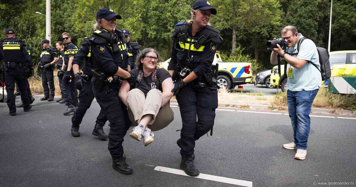 Politiebond over strengere aanpak snelwegblokkades: ‘Alleen uitvoerbaar met extra personeel’