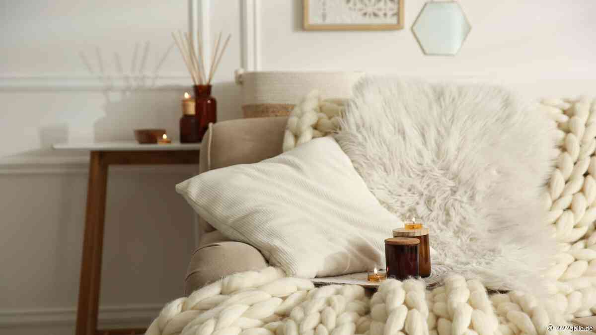 Herbst-Trend: 5 Duftkerzen unter 30 Euro, die deine Wohnung sofort edel wirken lassen