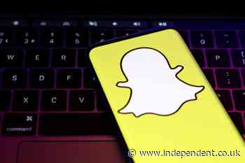 Teacher who sent explicit photos to teenage boy on Snapchat banned