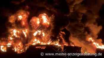 Gewaltiges Inferno nach ukrainischem Angriff: Videos zeigen lichterloh brennendes Wildberries-Lager
