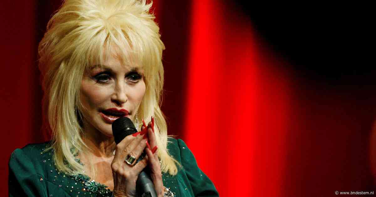 Dolly Parton was vrolijk, praatgraag en schaamteloos eerlijk: ‘Natuurlijk playbackte ik’