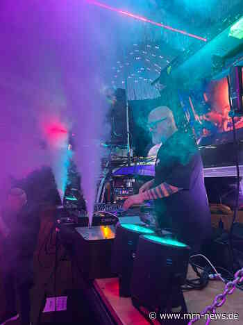 Ludwigshafen – Wo DJ Didi mit seinem Bus auftaucht, ist Partystimmung garantiert: Heute großes AfterWork im Ebertpark