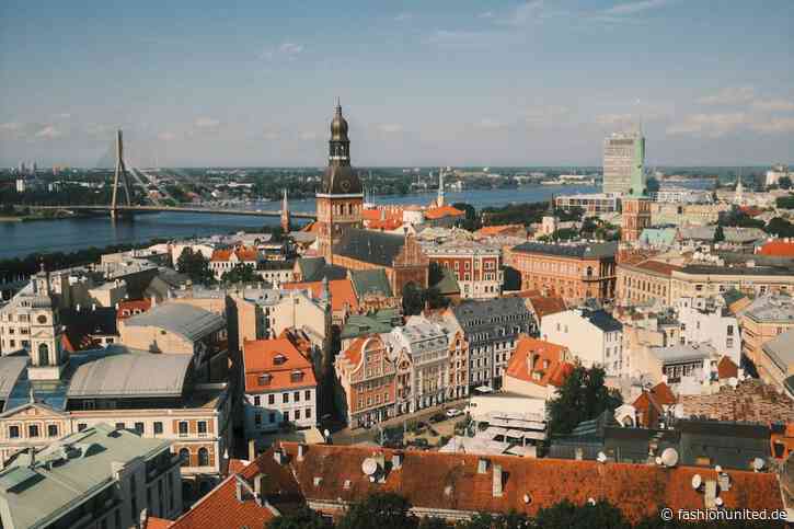 Lettland verhängt Einfuhrverbot für Bekleidung, Schuhe und Industriegüter aus Russland und Belarus