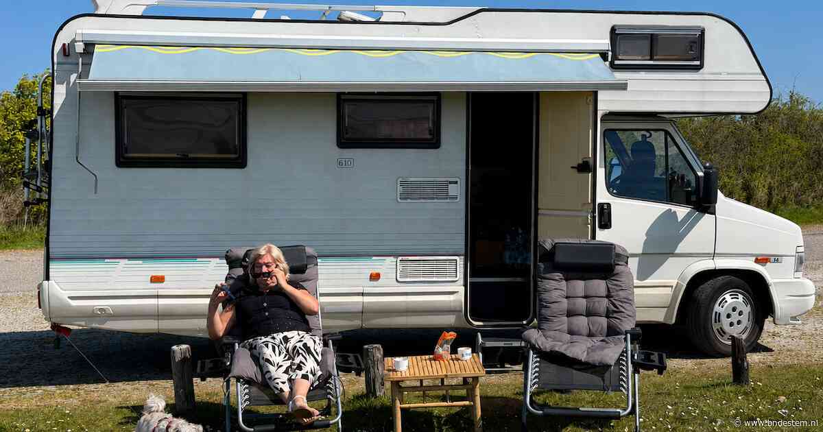 Een oude camper met moderne snufjes: ‘Het enige wat mist, is een vast bed’
