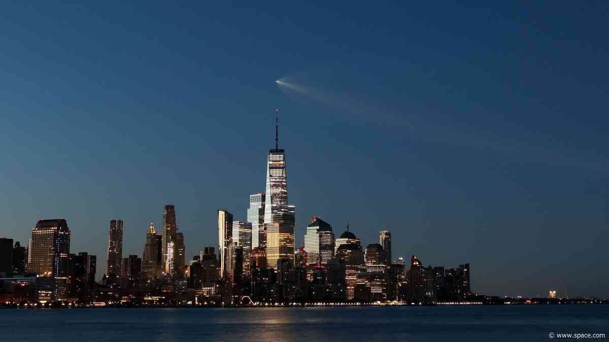SpaceX's final Falcon 9 Starlink launch from Florida creates gorgeous 'jellyfish' over New York City (video)