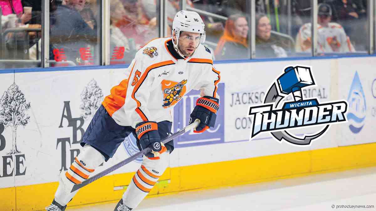 Wichita sign Murphy