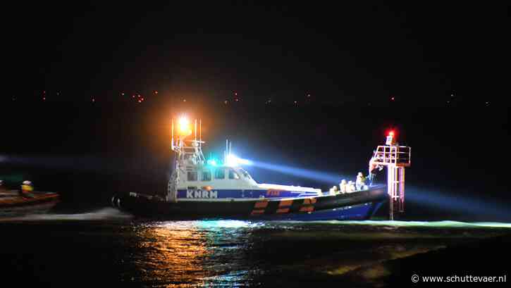 Fotografen vast in lichtmast bij Vlissingen, KNRM schiet te hulp