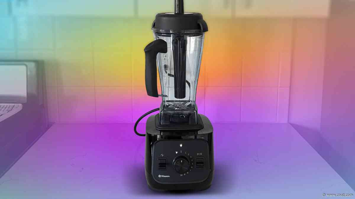 Before Splurging on a $500 Vitamix, Consider This Cheaper Model. It Works Just as Well