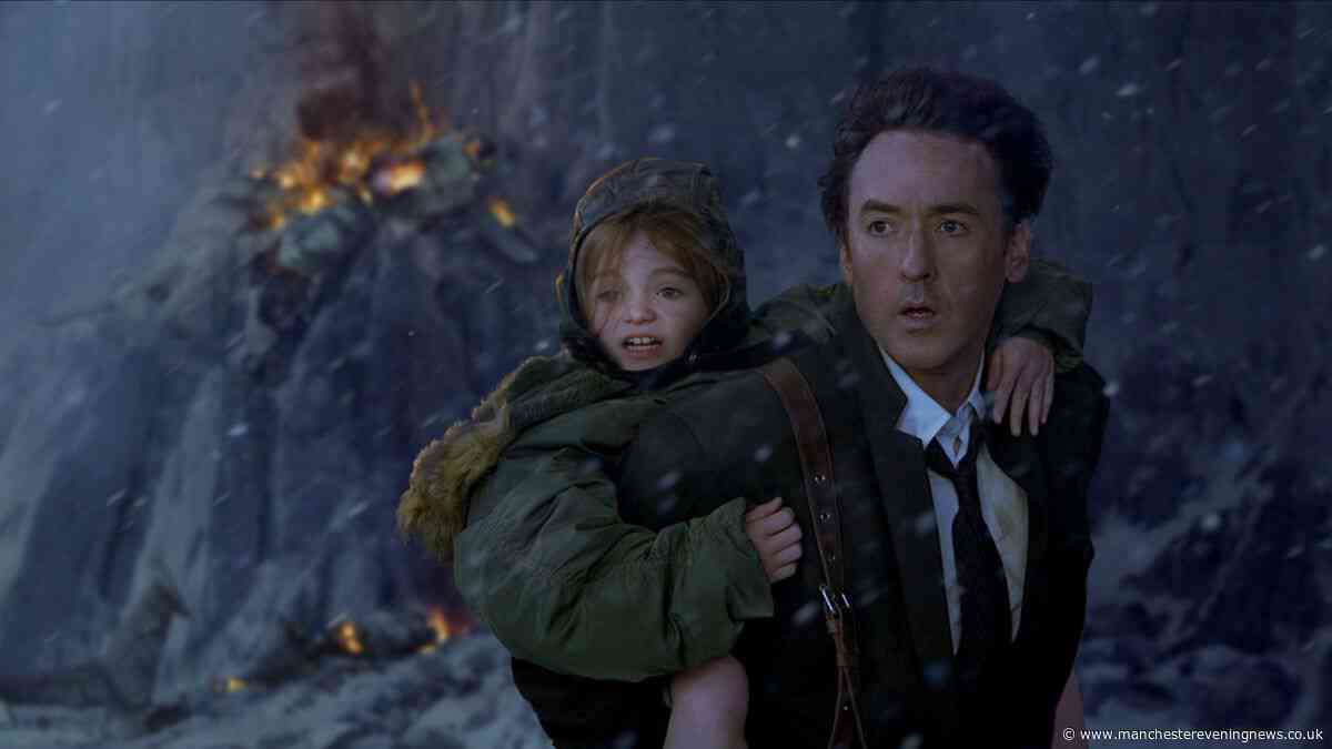 'Stunning' disaster film with stacked cast fans call a 'must watch' arrives on Netflix