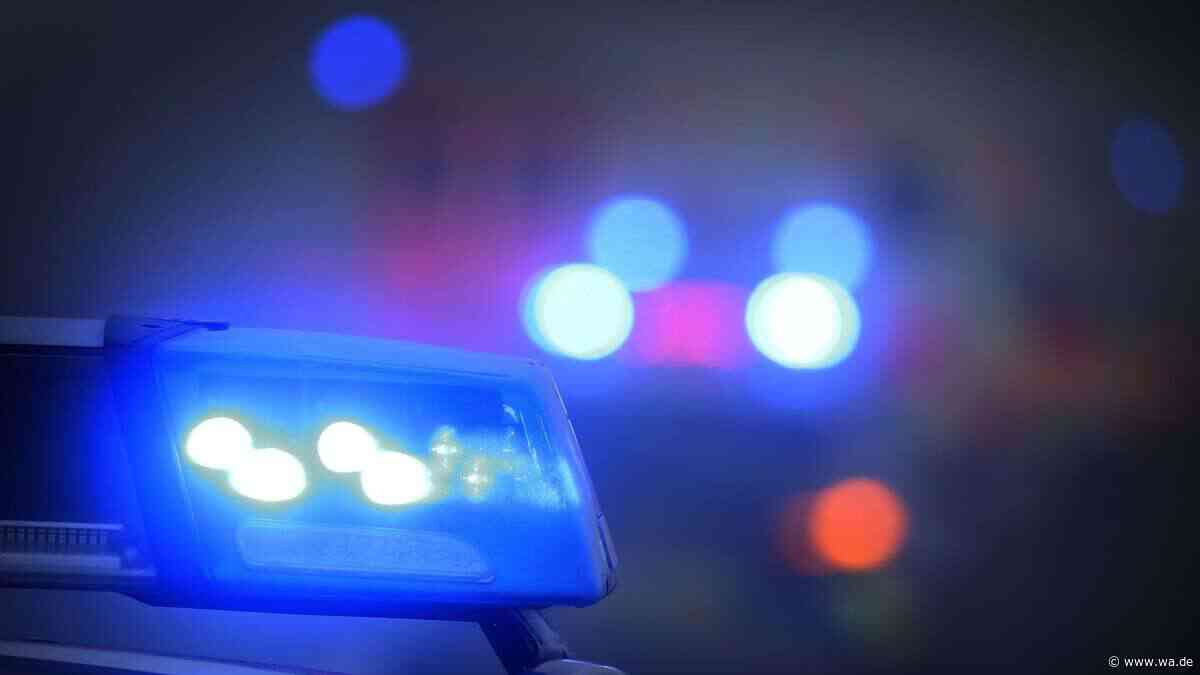 Mögliche Entführung auf Discounter-Parkplatz: Drei Männer sollen Frau in Auto gezerrt haben