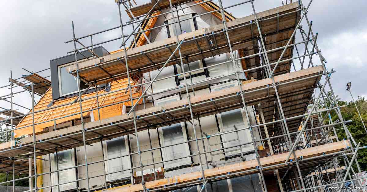 Op de facturen staat steeds het bedrag van 6080 euro of een veelvoud daarvan: was deze steigerbouwer een ‘geldmachine’?