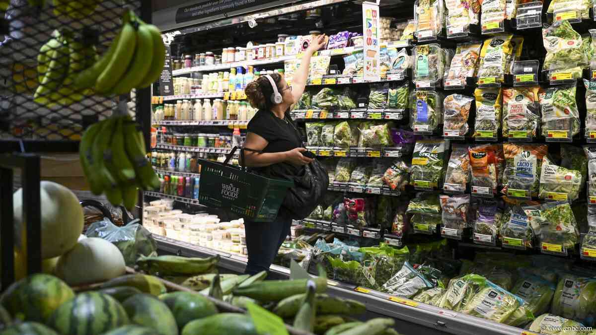 Fed’s preferred inflation gauge shows core prices rose 3.3% annually in July