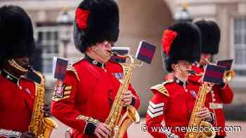 Brits leger eert overleden Dolly Parton door bij Buckingham Palace de hit 9 to 5 te spelen