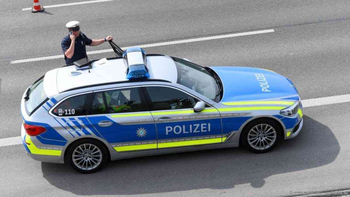 Auto weicht auf der A7 aus und wird beschädigt: Fahrer eines Sattelzugs ignoriert den Unfall