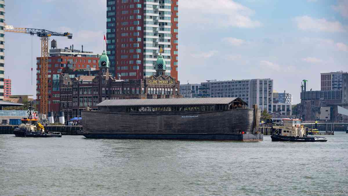 Ark van Noach-replica gespot in Rotterdam