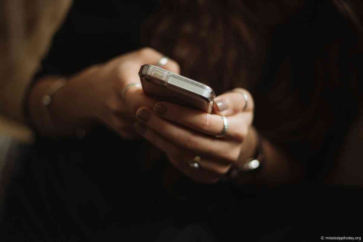 In rural Mississippi, crisis text services help fill mental healthcare gaps