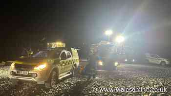 Man falls 30ft onto rocks at beach in Aberystwyth
