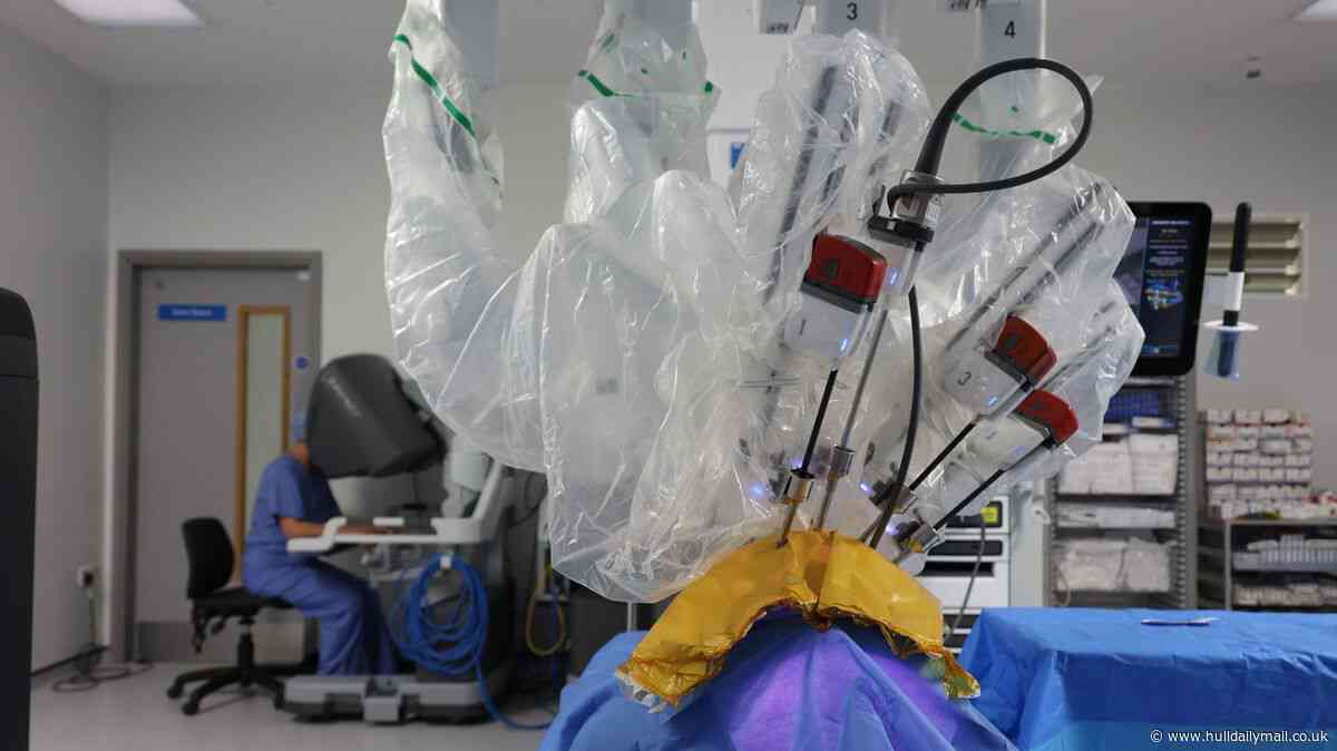 Robotic surgery team at Castle Hill Hospital mark 5,000th patient milestone