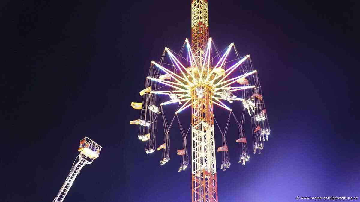 Drei Stunden in 30 Metern Höhe: 23 Menschen hängen beim Hamburger Dom im Karussell fest