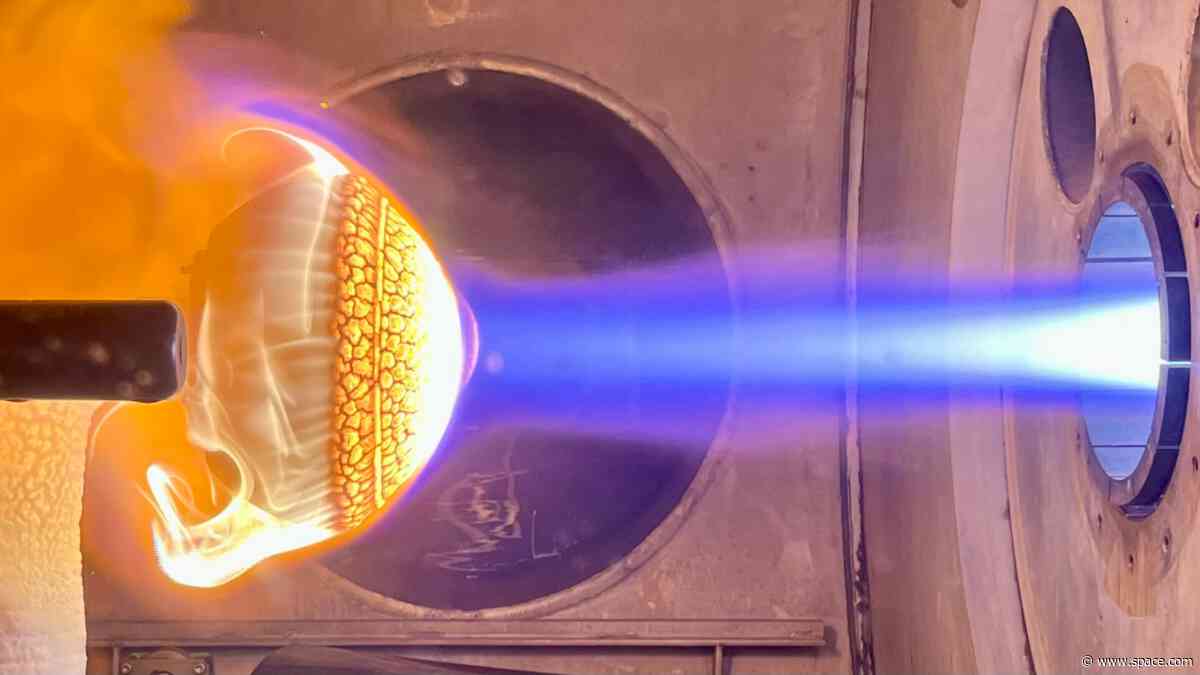 Heat shield under fire | Space photo of the day for Aug. 26, 2026