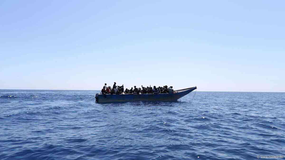 Migranten-Boot überfährt 17-jährige Schwimmerin vor Sardinien – Fahrer fuhr einfach weiter