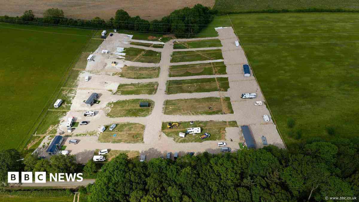 Travellers leave site after High Court injunction