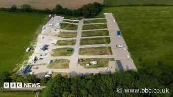 Travellers leave site after High Court injunction