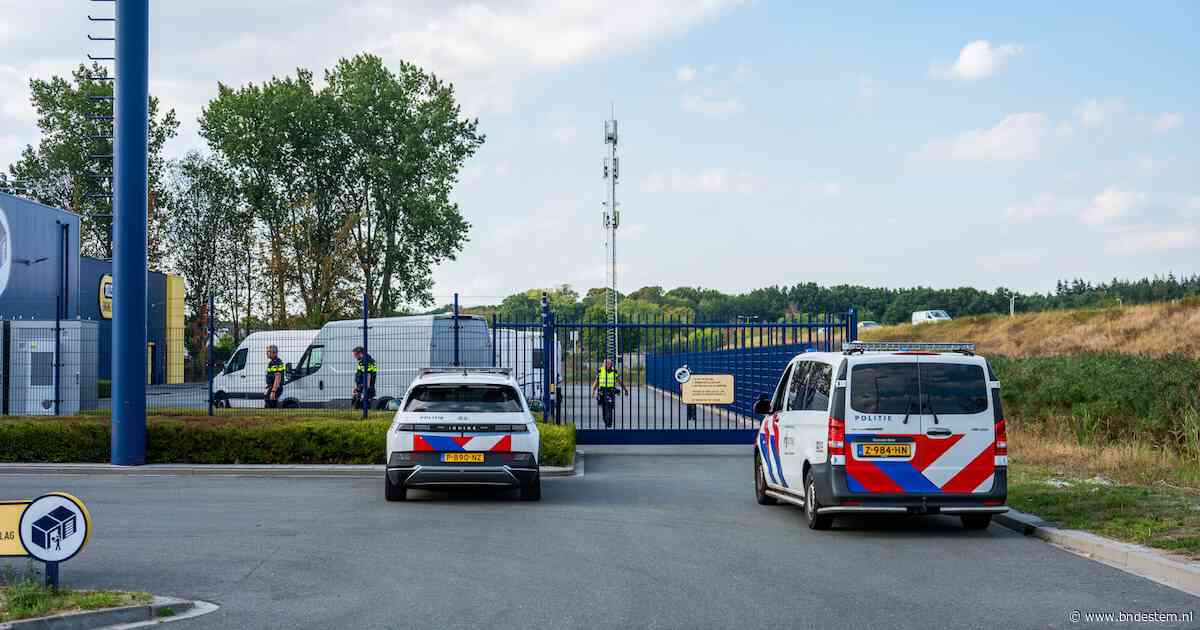 Gewonde bij explosie bij camper in Bergen op Zoom, traumahelikopter geland