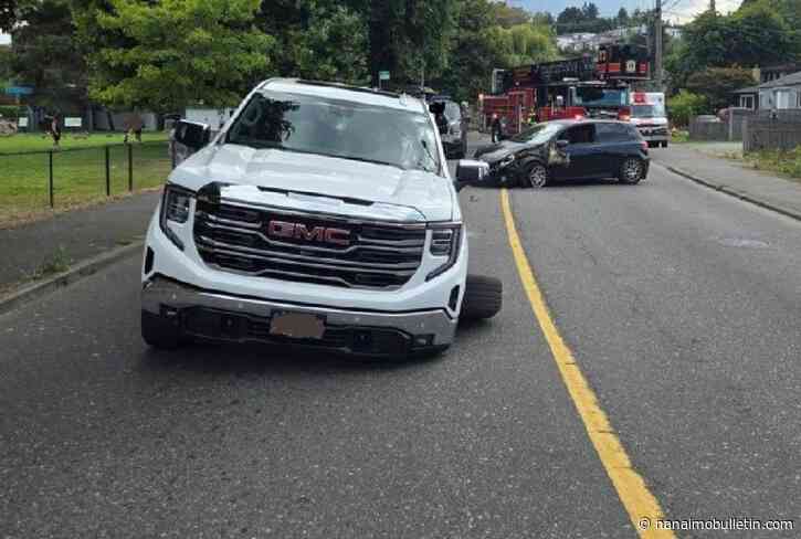 Nanaimo RCMP looking for witnesses to crash on Departure Bay Road