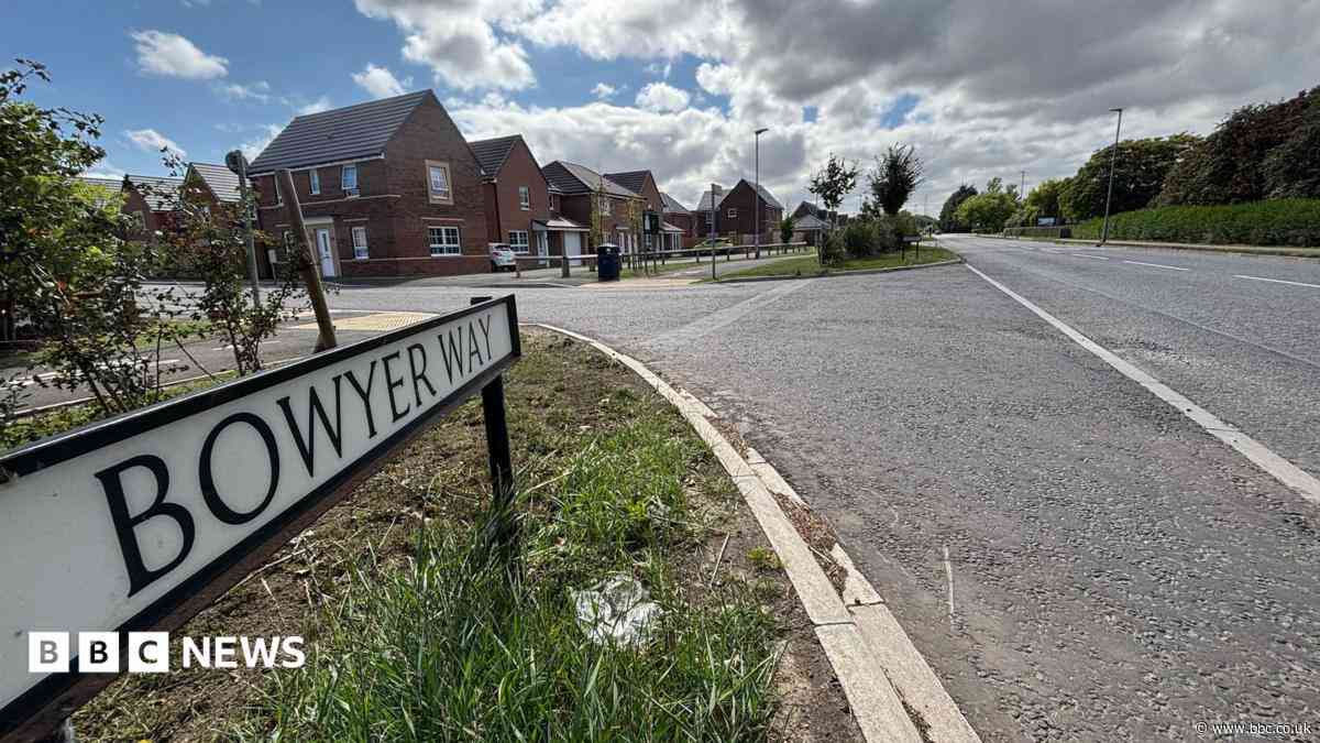 Teenager dies in motorcycle crash