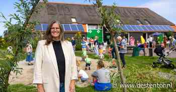 Met kinderen, schapen en veel plannen verovert Astrid (53) dit natuurcentrum: ‘Het zaadje van natuurliefde planten’