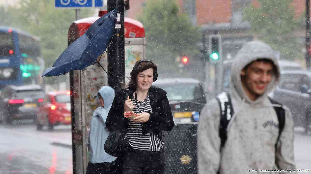 Met Office Thunderstorm warning EXTENDED as 17 hours wind and rain to batter Greater Manchester