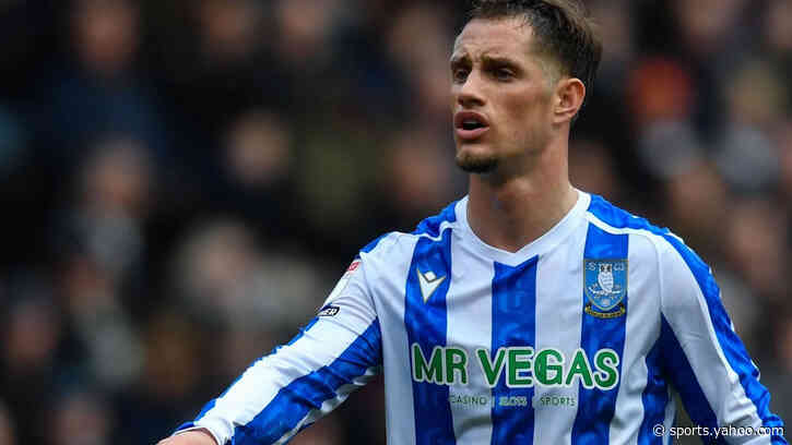 Blackpool re-sign Luton striker Yates on loan