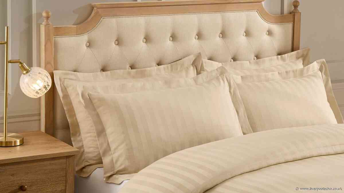 Dusk reduces 'crisp' bedding that 'feels like you're at a hotel' to £28