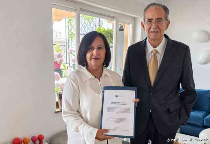Miguel Henrique Otero entregó a Dinorah Figuera informe de la SIP sobre persecución a medios en Venezuela